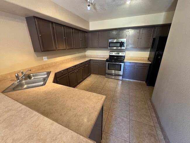 Building Photo - 3 Bedroom - 2.5 Bath - 1395 Sq. Ft. Home f...