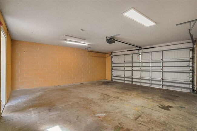 Building Photo - 561 Telfair Square Ct
