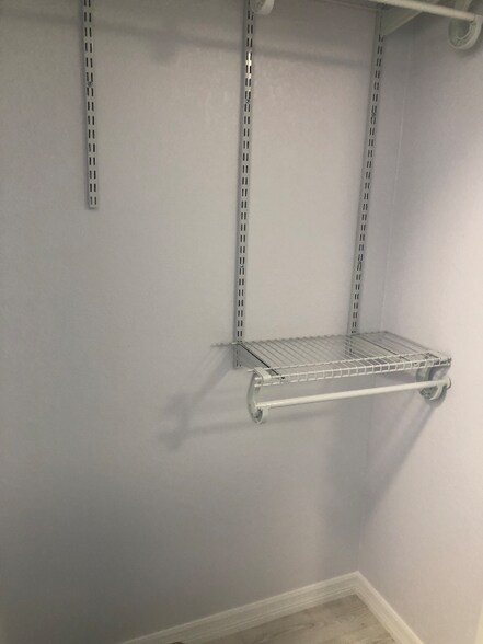 Building Photo - 2020 Lee Dr