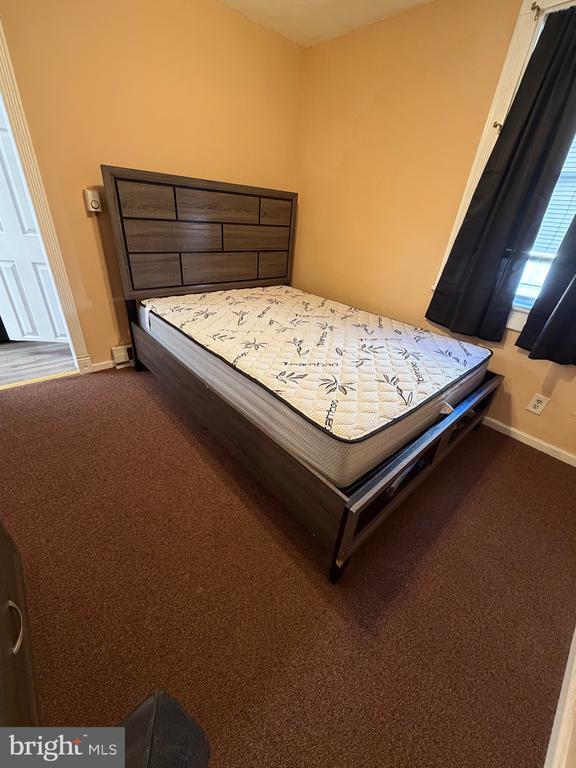 Building Photo - 7245 Radbourne Rd