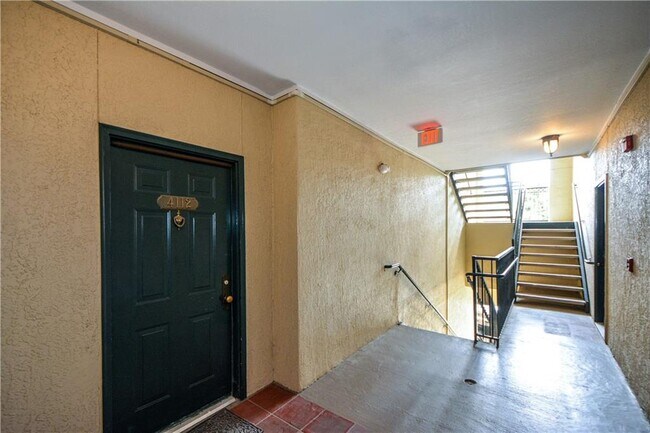 Building Photo - 955 Juniper St NE
