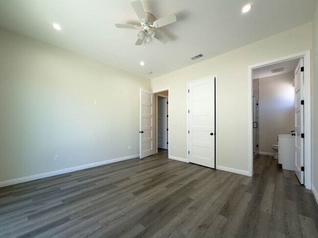 Building Photo - 15447 Septo St