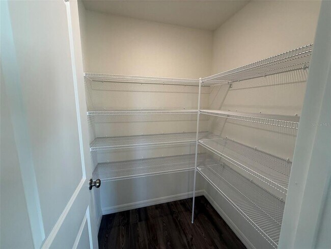 Building Photo - 13453 Kitchener Ave