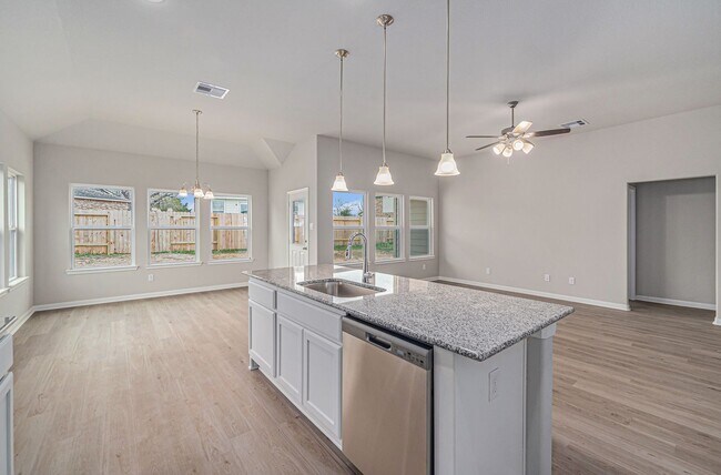 Building Photo - COMING JUNE 2026 LIKE NEW --- Stunning 4 bedroom home In Lake Conroe Hills