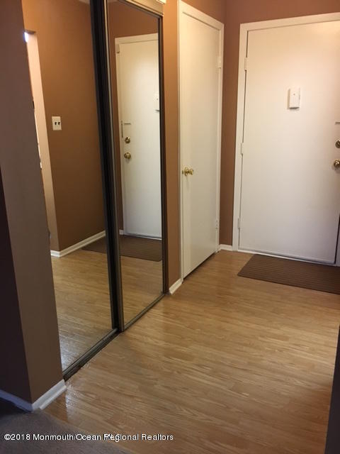Building Photo - 140 Amberly Dr