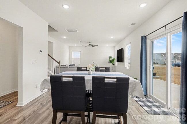 Building Photo - 1354 Harleston St