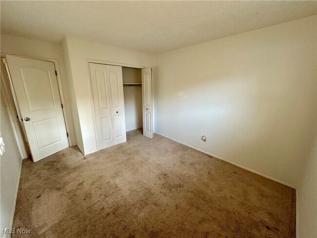 Building Photo - 6192 Jaycox Rd