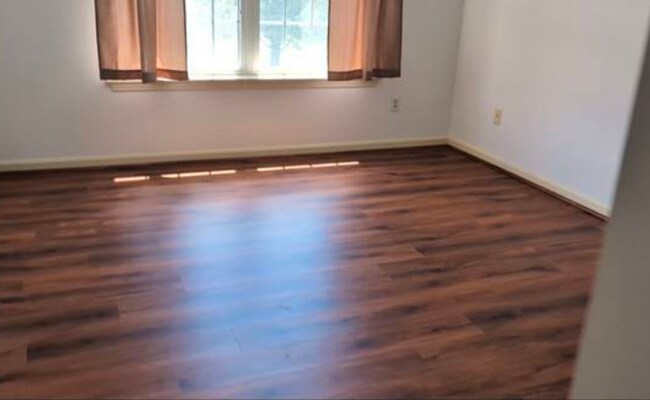 Building Photo - 645 Wallingford Rd