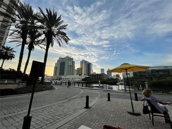 Building Photo - 700 S Harbour Island Blvd