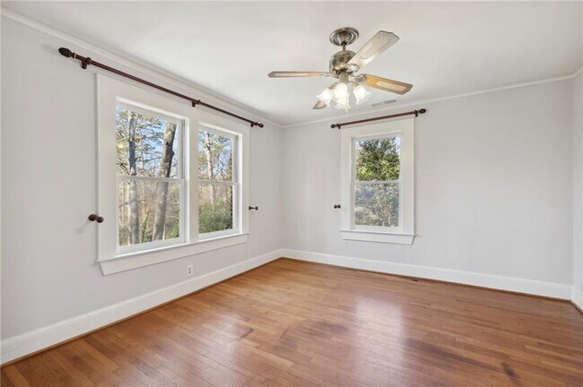 Building Photo - 1712 N Rock Springs Rd NE