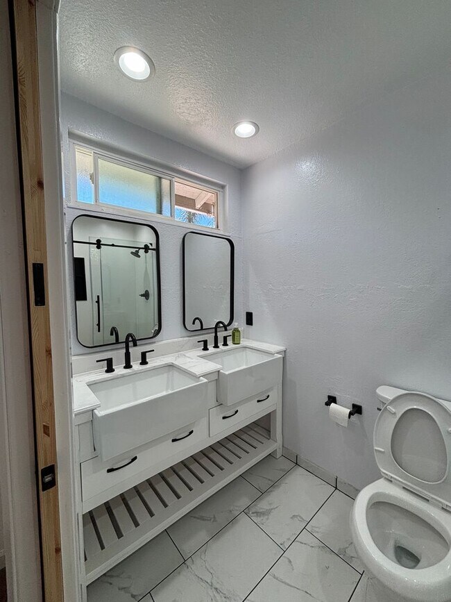 Building Photo - Move-In Ready Home with Remodeled Kitchen and Baths