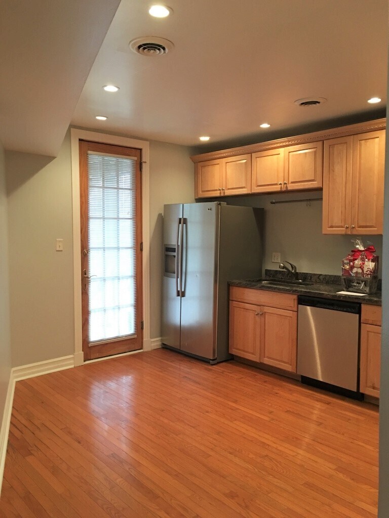 Kitchen deck & rear entrance door - 707 College Ave
