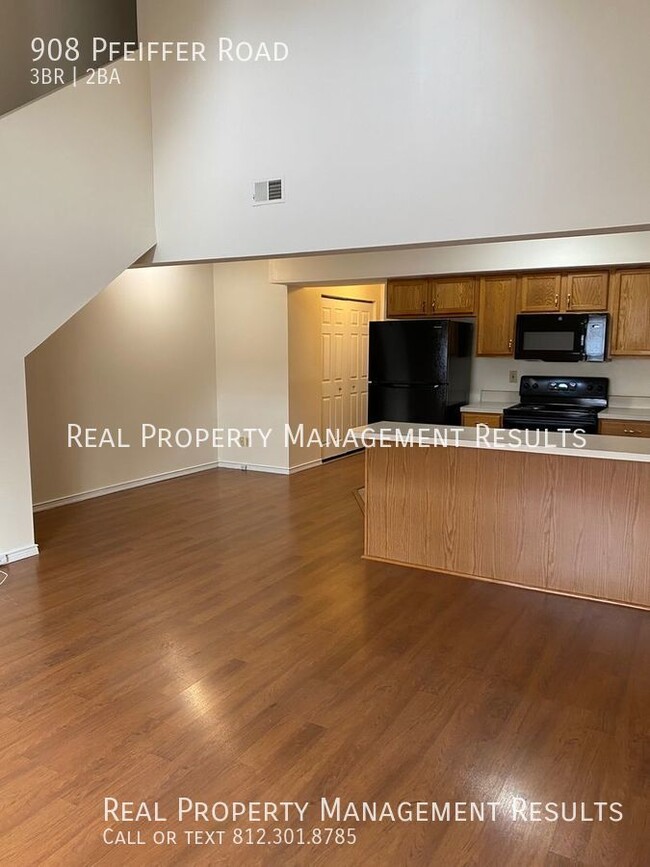 Building Photo - 3 Bedroom, 2 Bath Townhouse, Northside