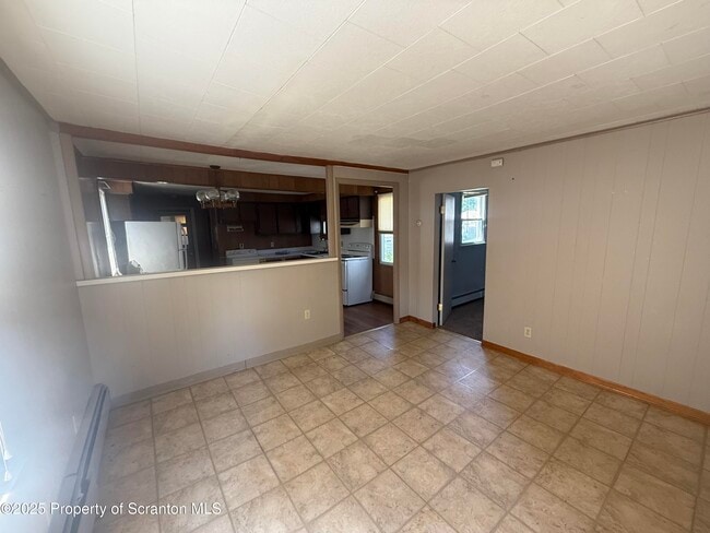 Building Photo - 205 2nd St
