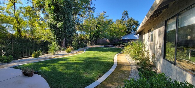 Building Photo - South Redding Home With Peaceful, Park-Lik...