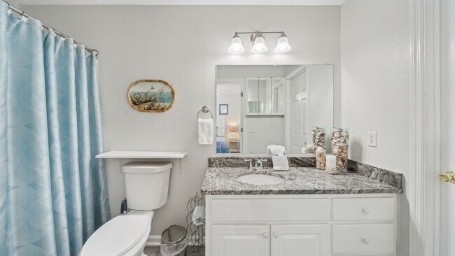 Building Photo - 5726 Beach Dr