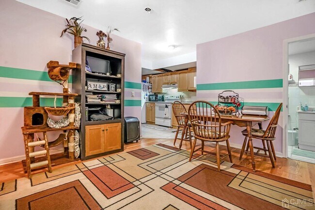 Building Photo - 125 Elizabeth Ave