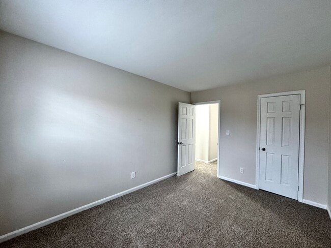 Building Photo - READY NOW!! Completely Updated 3-Bedroom Townhome in Kempsville Lake! Fenced Backyard - Pet Frien...