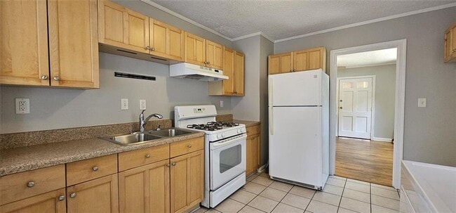 Building Photo - 1205 Edie Ave SE