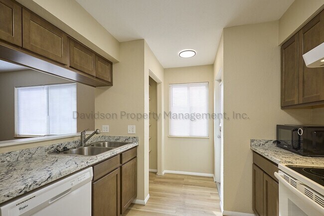 Building Photo - 1708 Sawyer Way
