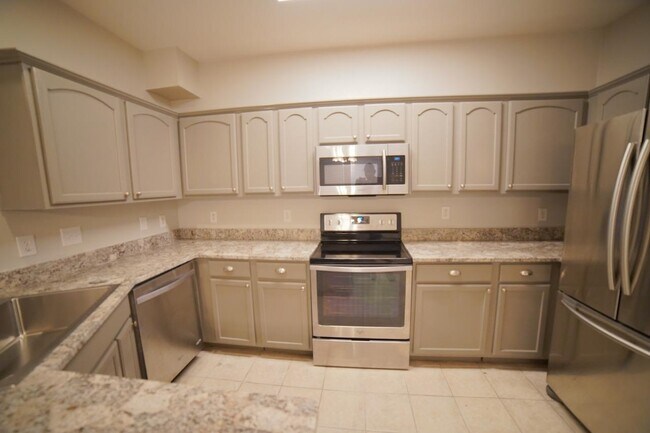 Building Photo - 3280 Sugar Berry Way