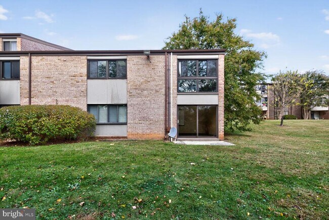 Building Photo - 10116 Little Pond Pl