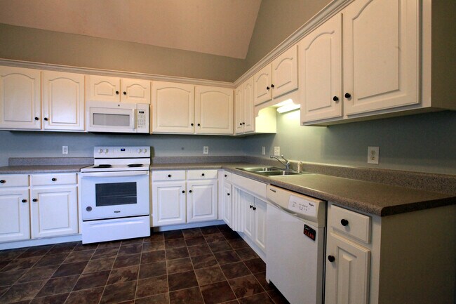 Building Photo - 2105 Academy Way