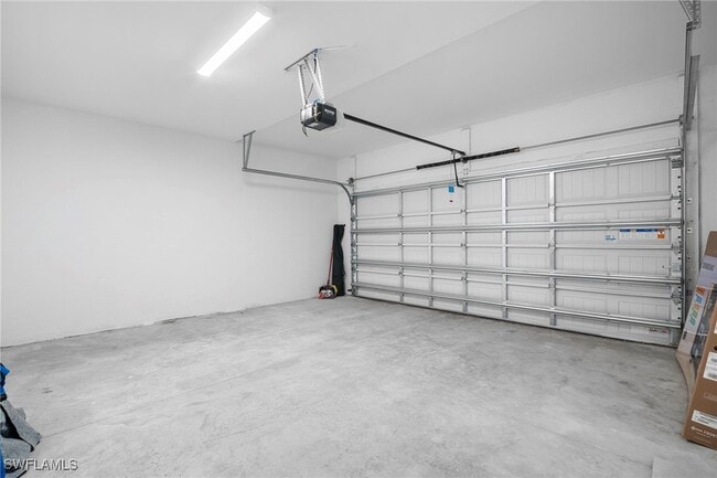 Building Photo - 15158 Bluffton Ln