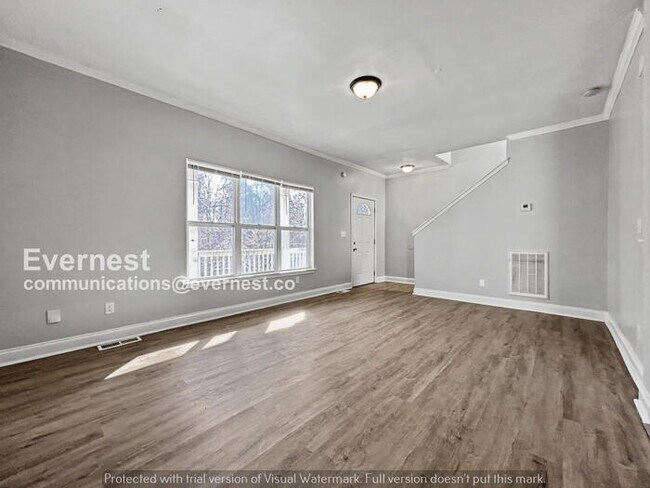 Building Photo - 3 Bed, 2.5 Bath Home with Off-Street Parking / Pet-Friendly / Available Now!