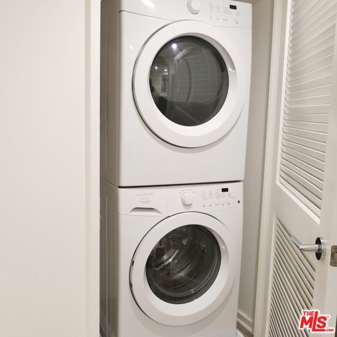 Washer and Dryer in Unit - 1611 S Beverly Glen Blvd