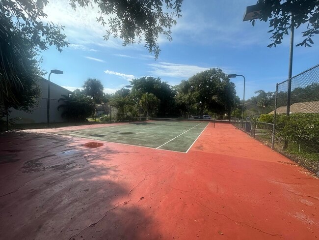 Building Photo - 225 S Tropical Trail