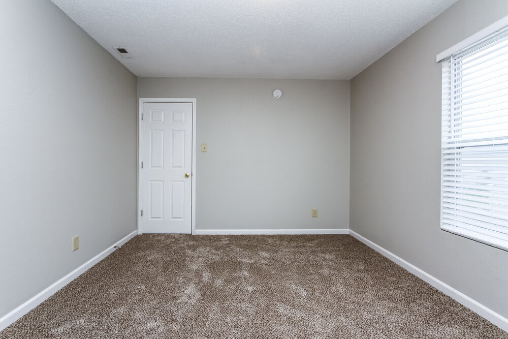 Building Photo - 8551 Bluff Point Dr
