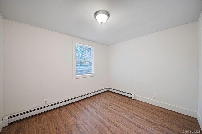 Building Photo - 32 Dewey St