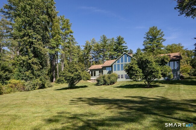 Building Photo - 99 Washinee Heights Rd