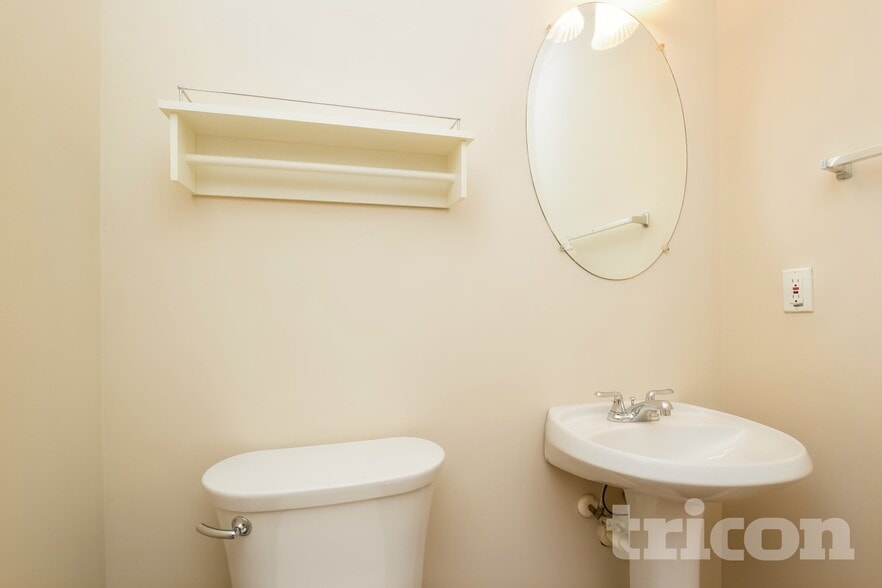 Building Photo - 1765 Campbell Ives Dr SE