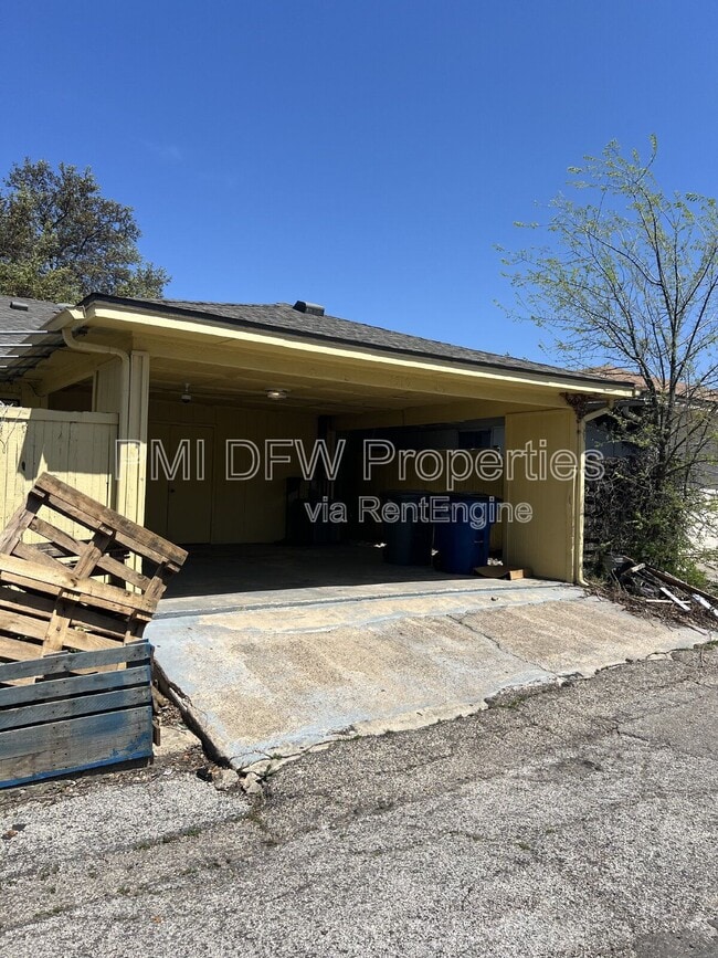 Building Photo - 1510 Cherrycrest Ln