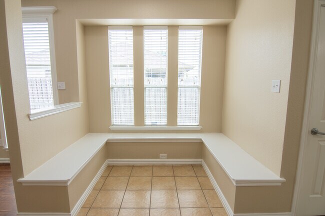 Building Photo - 10960 Hawks Landing Rd