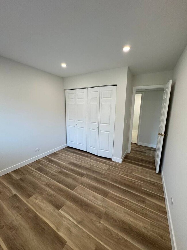 Building Photo - 52 Stanton Ct