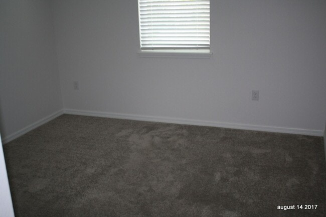 Building Photo - Large 3/3/2 Townhome Carrollwood
