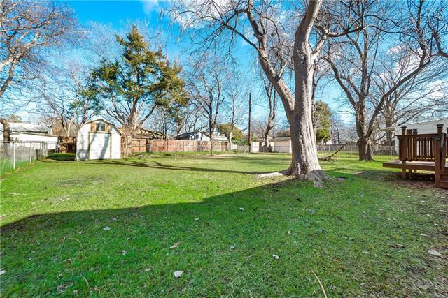 Building Photo - 1605 Maple Dr
