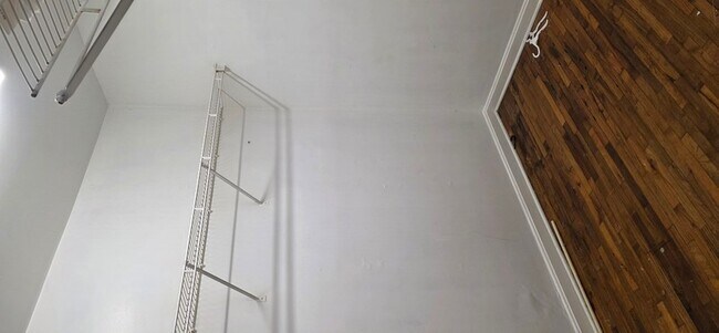 Building Photo - 2642 E 3rd St