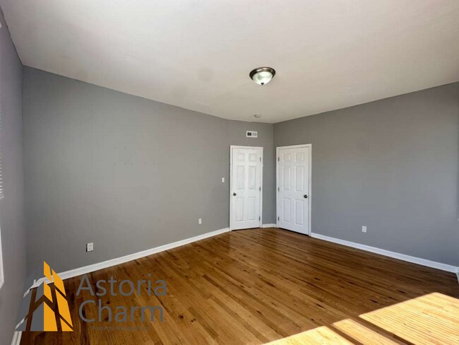 Building Photo - 3004 Clifton Ave