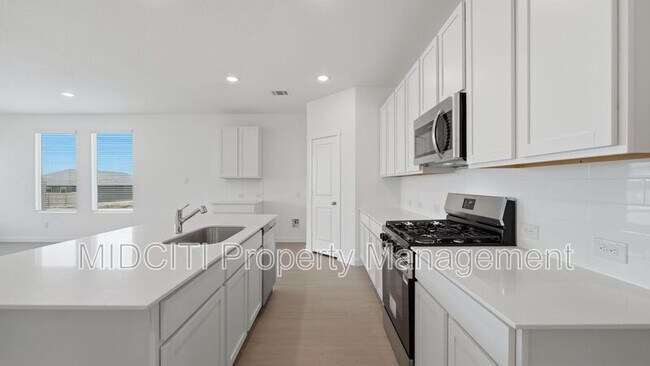 Building Photo - 1304 Apron Trl