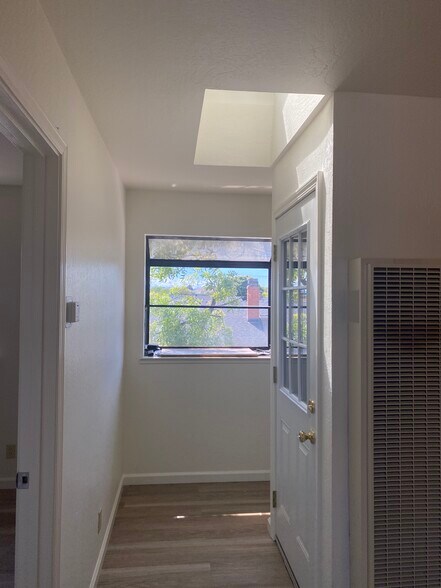 Building Photo - 15687 Cranbrook St