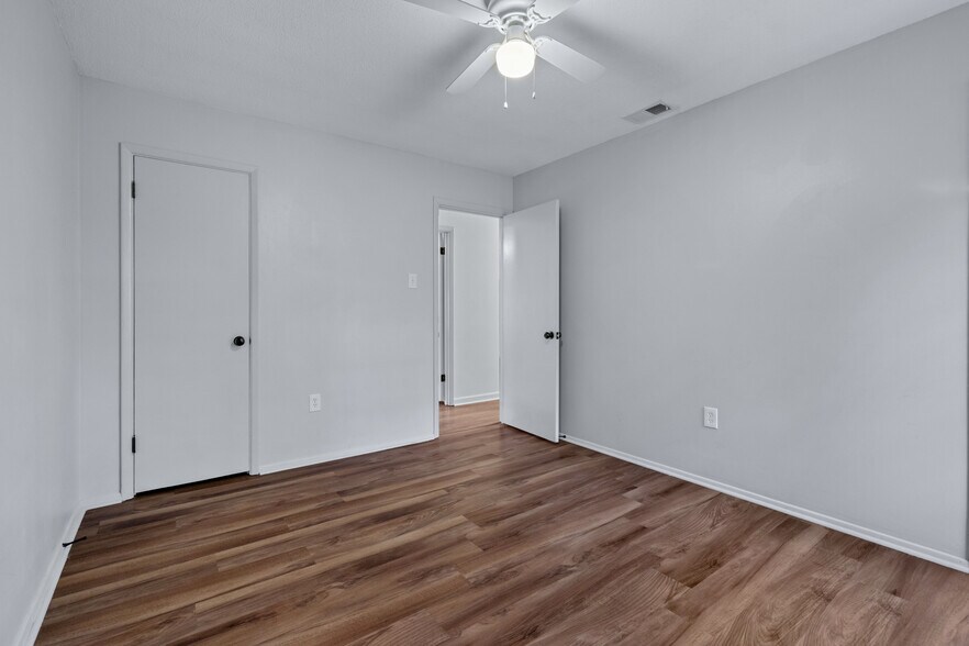 Building Photo - 115 Lucian Cir