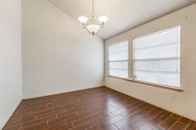 Building Photo - 1006 Silbury Dr