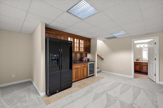 Building Photo - 998 Eagle Ave