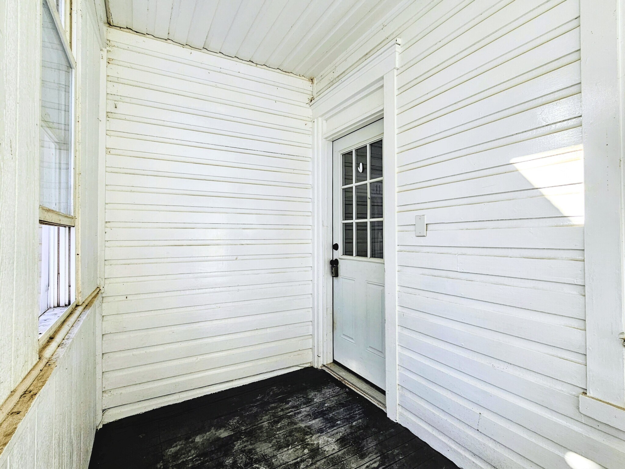 Building Photo - 221 Main St