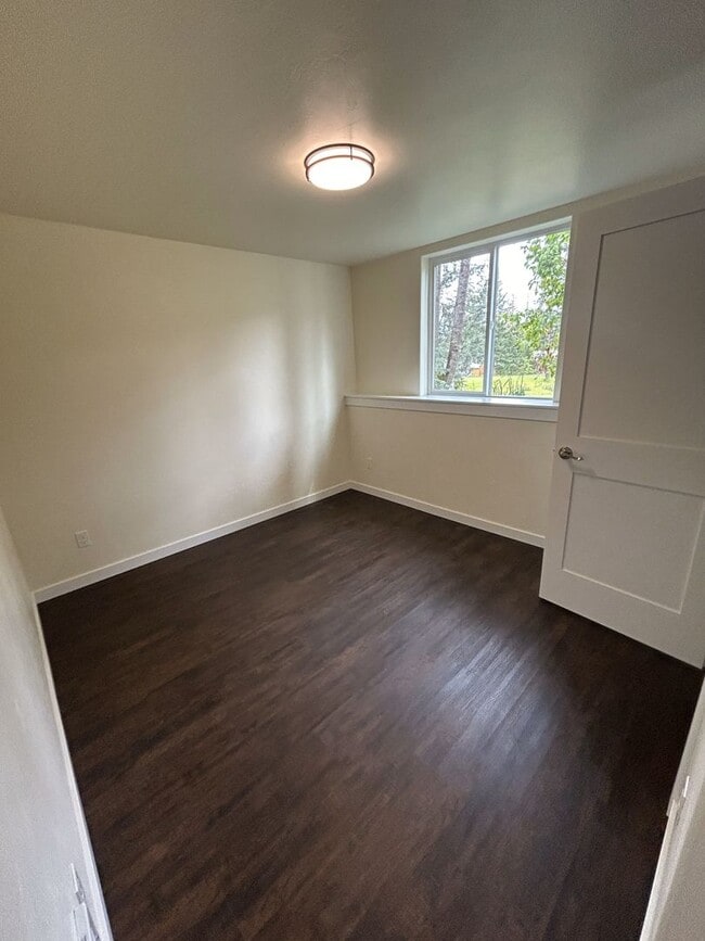 Building Photo - 131 Clothier Ln
