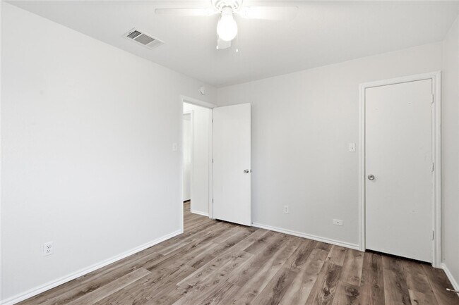 Building Photo - 209 Rinehardt St